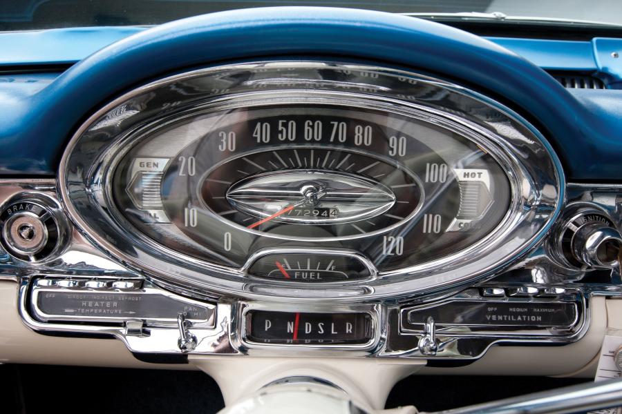  Oldsmobile Golden Rocket 88 J-2 Convertible 1957 года  (фото 6 из 21)